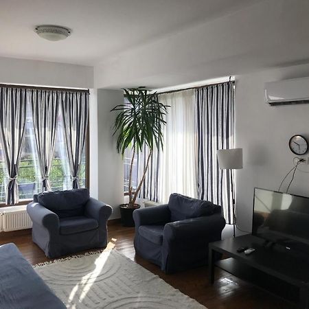 Lovely Apartment In Villa In Bukarest Kültér fotó