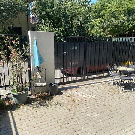 Lovely Apartment In Villa In Bukarest Kültér fotó