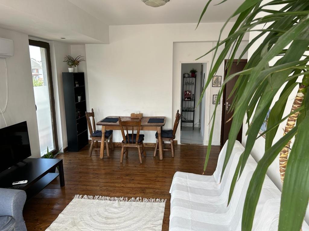 Lovely Apartment In Villa In Bukarest Kültér fotó